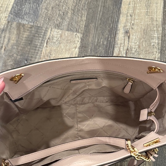 Michael Kors Pale Pink Leather Tote with Gold Chain Handles - Picture 3 of 4